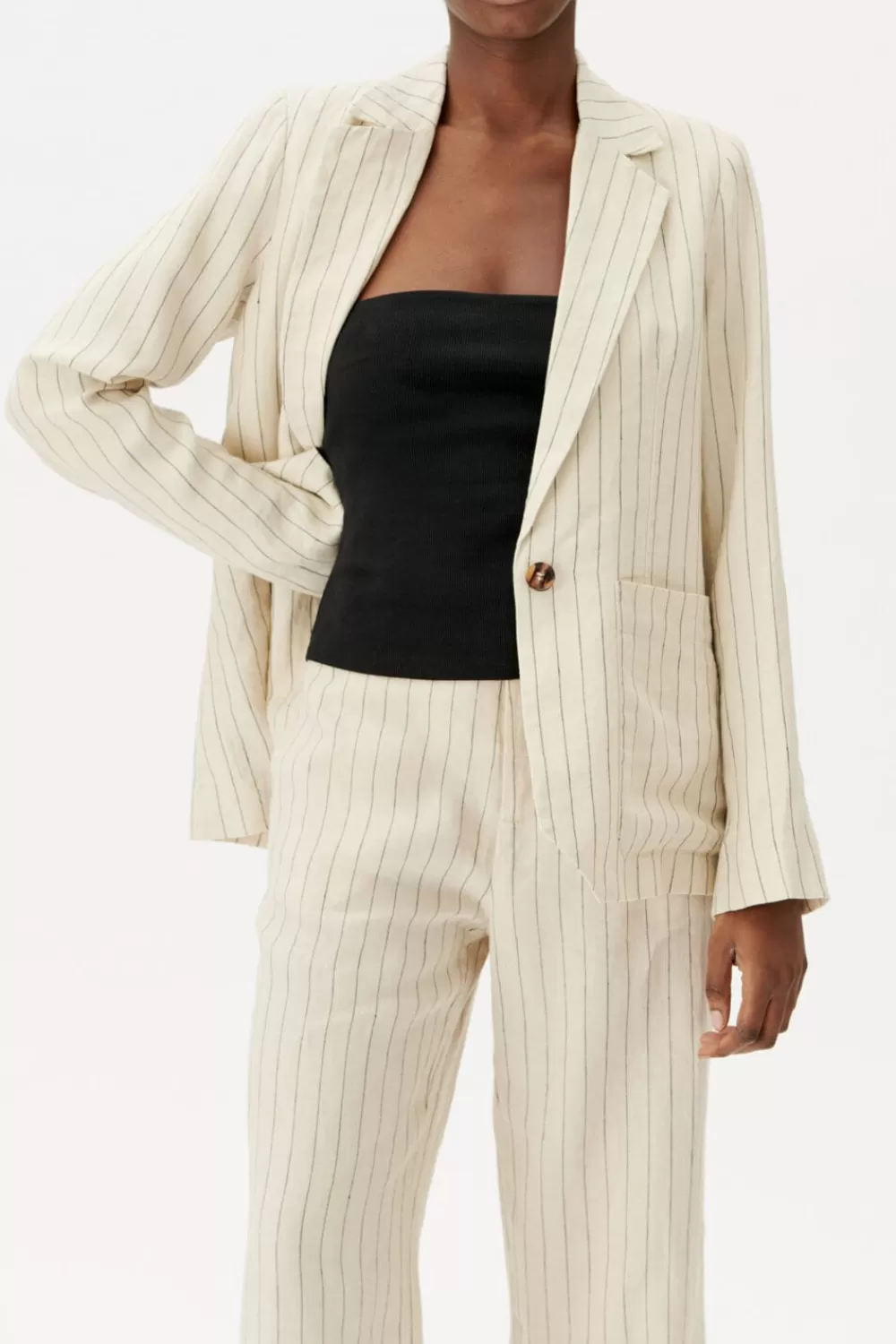 Twist & Tango Blazers^Cindy Blazer BeigePinstripe